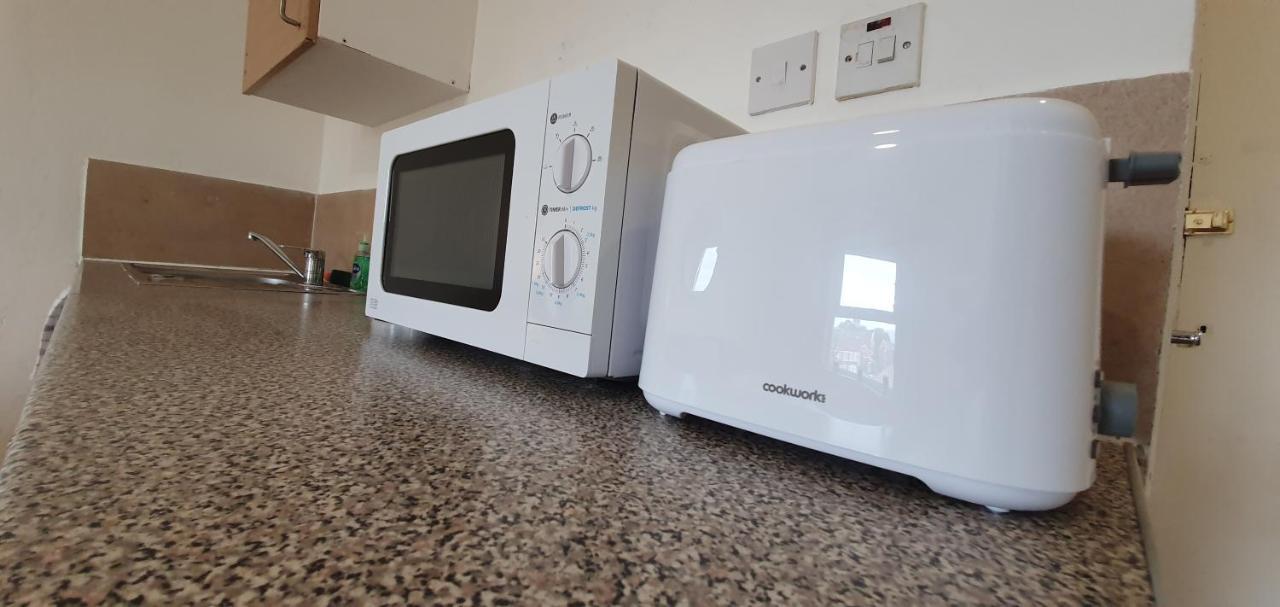 Fast Broadband, Budget Stay, Free Netflix. Cardiff Luaran gambar