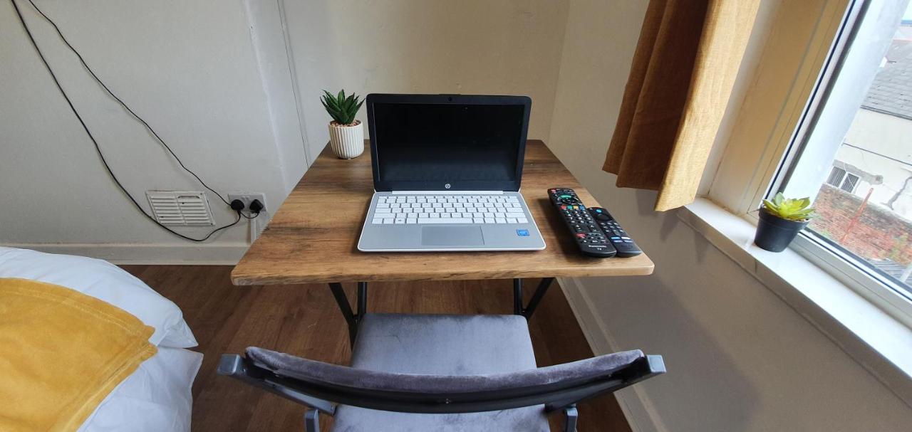 Fast Broadband, Budget Stay, Free Netflix. Cardiff Luaran gambar