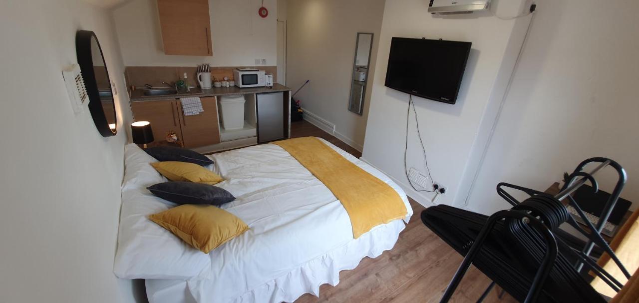 Fast Broadband, Budget Stay, Free Netflix. Cardiff Luaran gambar